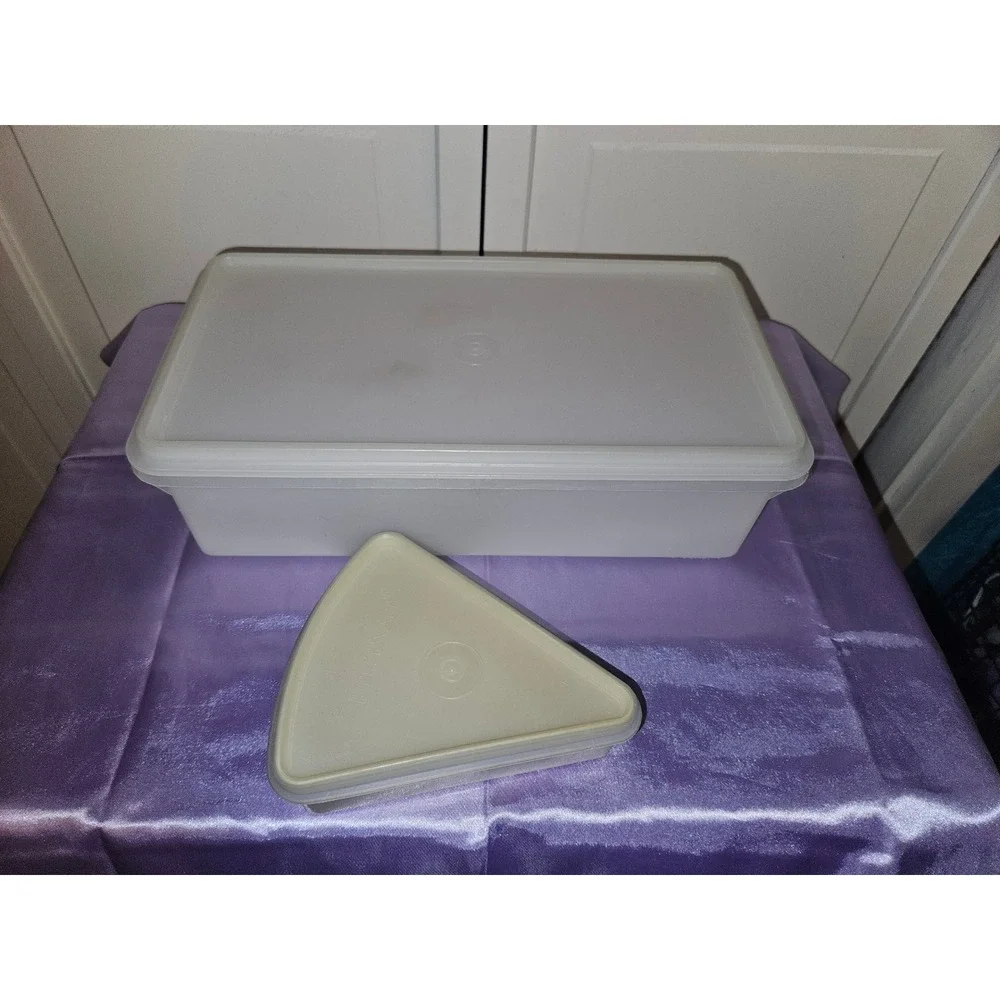 Vintage Tupperware Bread Keeper and Pie Slice Wedge Container Set White 2pc